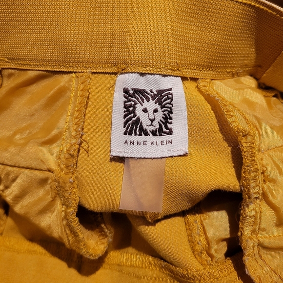 💛 4/$20 | Yellow Slacks - Picture 4 of 9